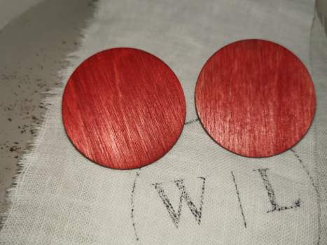 Neta Ohrstecker rot gebeizt