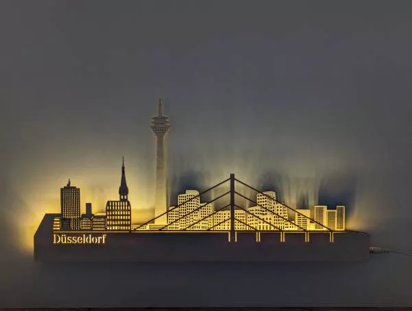 Wandskyline Düsseldorf beleuchtet