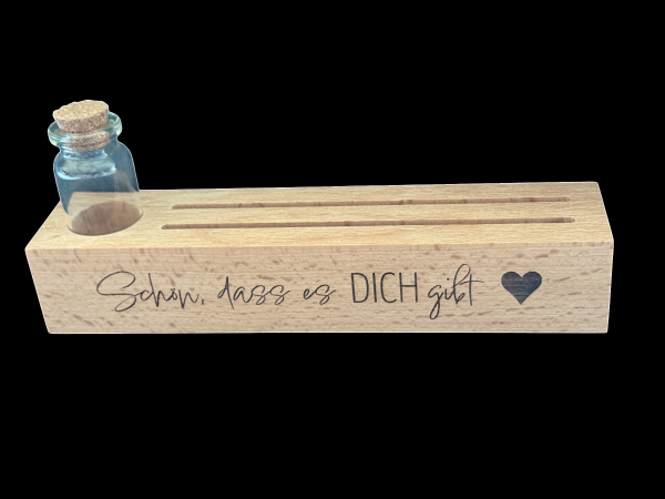 Fotoleiste, Kartenhalter, Bilderhalter aus Buchenholz mit Glasvase, Gravur und zwei Herzen